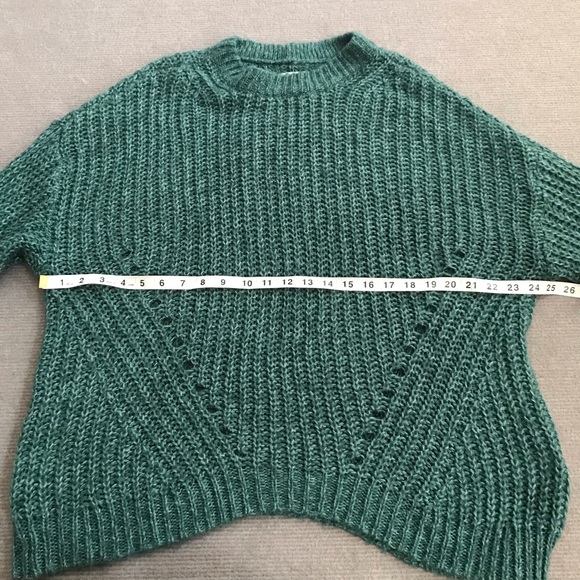 American Eagle chunky cable knit sweater size medium - Picture 6 of 6